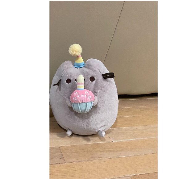 Pusheen Birthday Cupcake Plushie by Gund - Picture 1 of 1